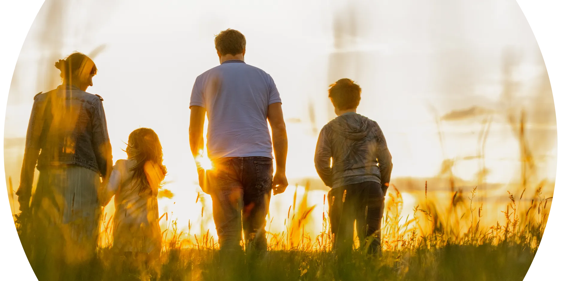 Una famiglia al tramonto
